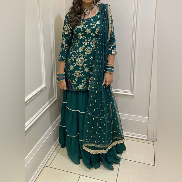 Green gharara suit - Picture 1 of 1